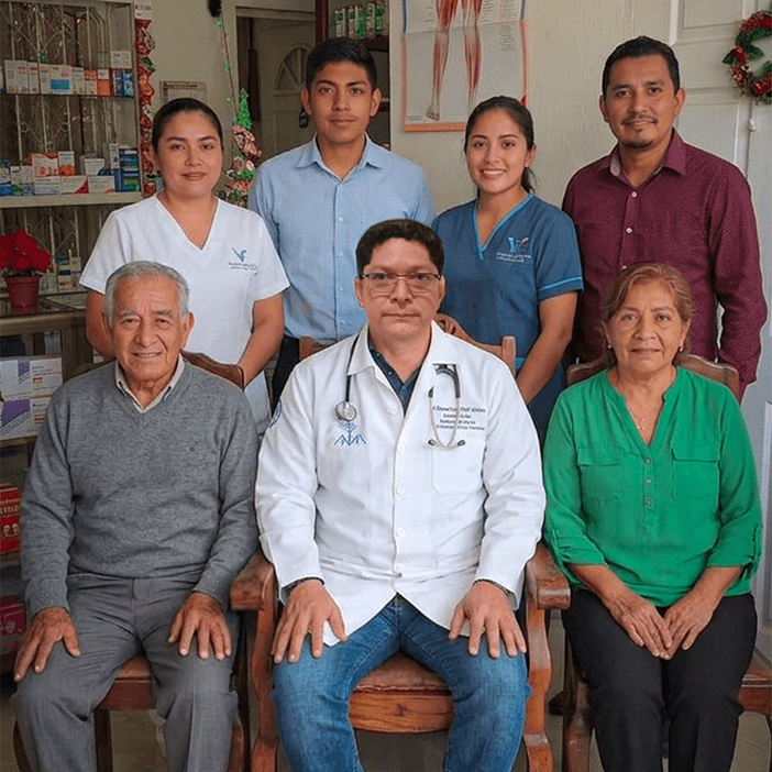 Clínica Médica "Dos Cerros" — recepción y atención médica